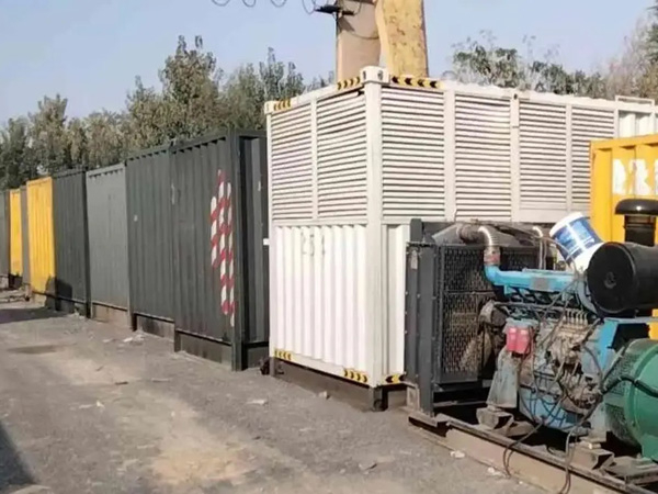 和龙200KW柴油发电机机组每小时油耗是多少？