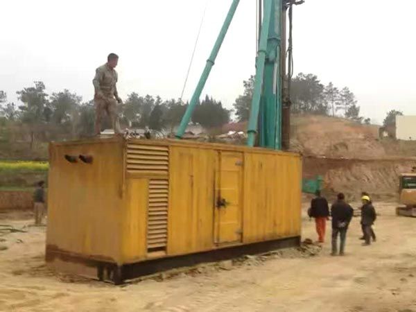 和龙如何判断水冷式机油散热器密封件是否需要更换？